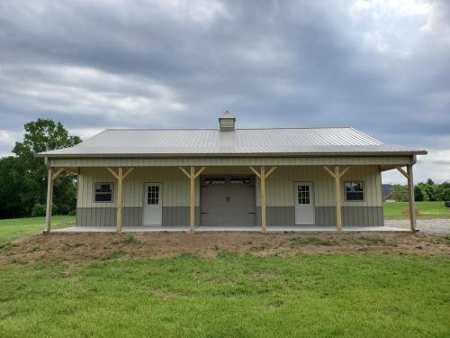 30'x48' Broken gable building